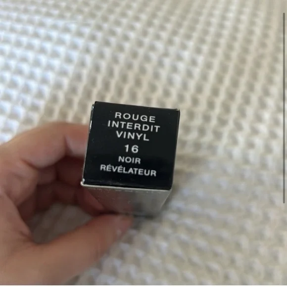 Givenchy Rouge Interdit Vinyl Lipstick - Noir Révélateur - Picture 2 of 5